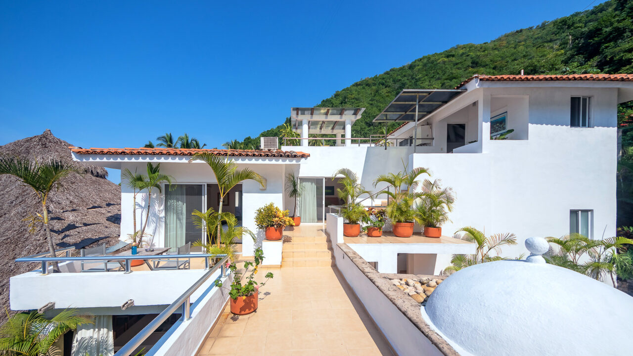Villa privada en renta frente a la playa en Puerto Vallarta - Casa Salinas